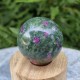 rubis sur fuchsite - sphère